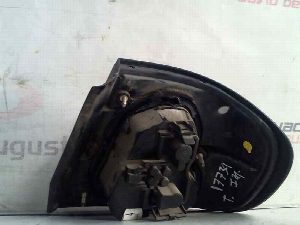 PILOTO TRASERO IZQUIERDO NISSAN PRIMERA BERLINA (P11)