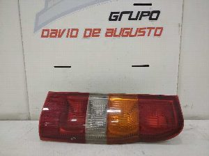 PILOTO TRASERO DERECHO FORD