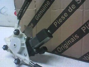 ELEVALUNAS DELANTERO DERECHO FIAT RECAMBIO ORIGINAL 2013
