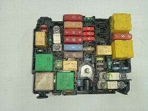 CAJA RELES / FUSIBLES CITROEN C4 PICASSO 2016