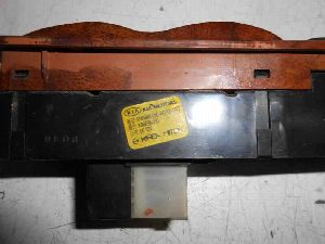 MANDO ELEVALUNAS DELANTERO IZQUIERDO KIA CLARUS 1999