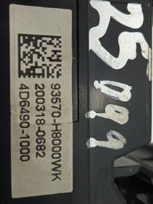 MANDO ELEVALUNAS DELANTERO IZQUIERDO KIA STONIC (YBCUV)