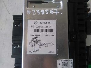 CAJA RELES / FUSIBLES MERCEDES-BENZ