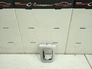CARCASA PALANCA DE CABIOS AUDI Q3 (8UG) 2015