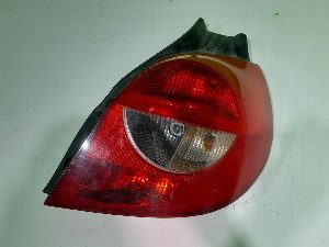 PILOTO TRASERO DERECHO RENAULT CLIO III 2005