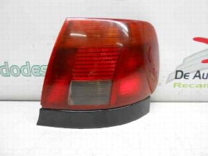 PILOTO TRASERO DERECHO AUDI A4 BERLINA (B5) 1999