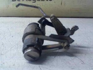 BOMBIN PORTON TRASERO VOLKSWAGEN GOLF IV BERLINA (1J1)