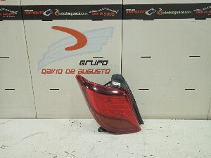 PILOTO TRASERO IZQUIERDO TOYOTA YARIS 2015