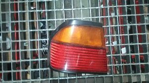 PILOTO TRASERO IZQUIERDO NISSAN PRIMERA BERLINA (P11)