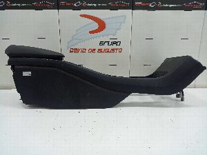APOYABRAZOS CENTRAL VOLVO V40 2014