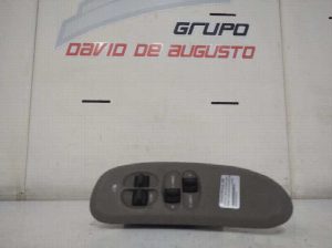 MANDO ELEVALUNAS DELANTERO IZQUIERDO CHRYSLER