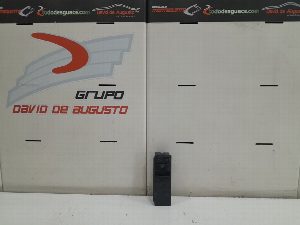 MANDO ELEVALUNAS DELANTERO DERECHO MERCEDES-BENZ