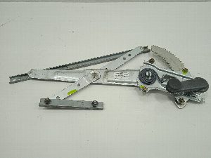 ELEVALUNAS DELANTERO IZQUIERDO NISSAN CABSTAR 2001