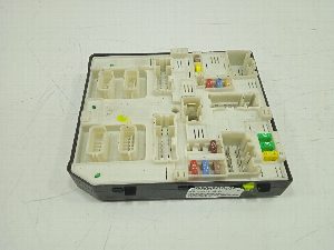 CAJA RELES / FUSIBLES RENAULT ZOE 2015