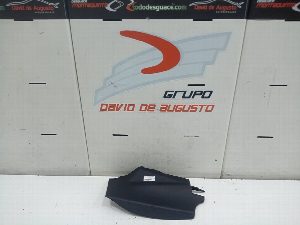 GUARNECIDO DERECHO GUANTERA CENTRAL TOYOTA COROLLA (210)
