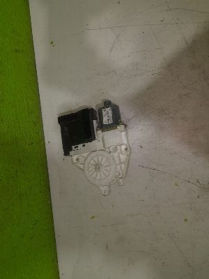 MOTOR ELEVALUNAS DELANTERO IZQUIERDO VOLKSWAGEN