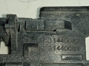 SOPORTE MANETA EXTERIOR DELANTERA IZQUIERDA VOLVO