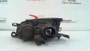 FARO DERECHO TOYOTA AVENSIS BERLINA (T 22) 1999