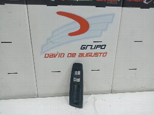 CARCASA DELANTERO IZQUIERDO DE MANDO ELEVALUNAS
