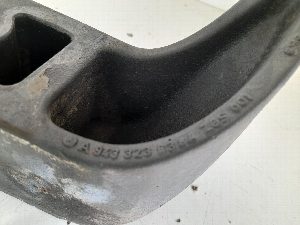 SOPORTE MERCEDES-BENZ AXOR 2-EJES 18 TON 2004 -> 2006