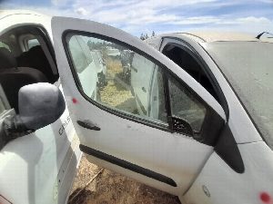 PUERTA DELANTERA DERECHA CITROEN BERLINGO CUADRO 2016